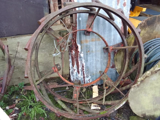 VINTAGE TRACTOR WHEEL cages -fits Fordson Dexta £42.32 - PicClick UK