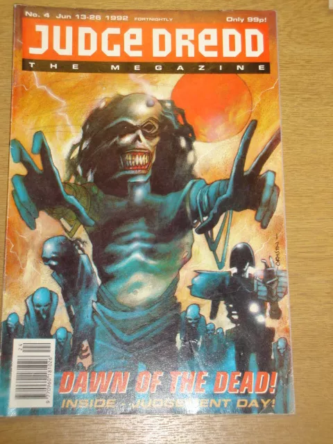 2000Ad Megazine #4 Vol 2 Judge Dredd*