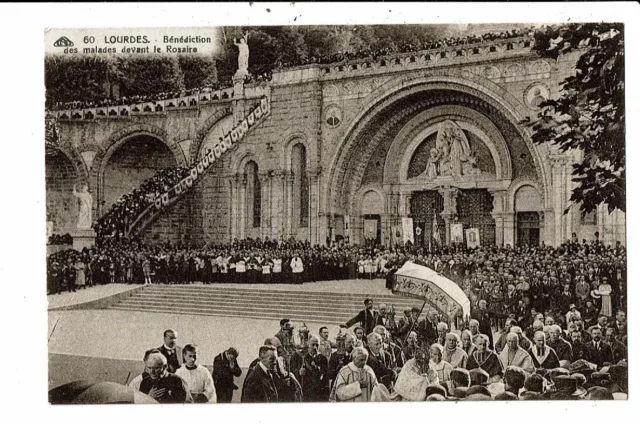 CPA-Carte Postale-FRANCE -Lourdes- Bénédiction des malades devant le rosaire