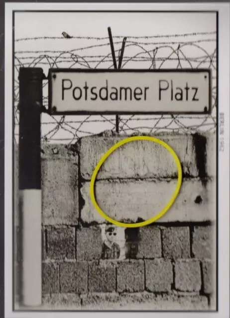 Neue Postkarte mit Mauerloch + DDR-Grenzposten + Straßenschild Potsdamer Platz