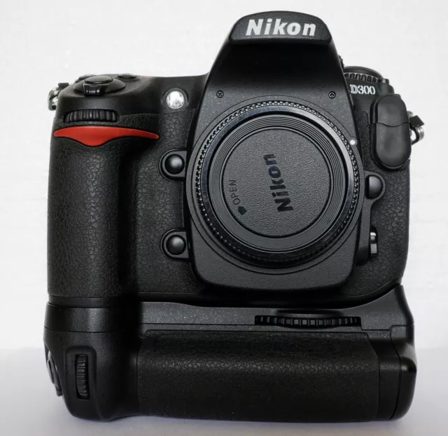 Nikon D300 + MB-D10 excellent état 6763 déclenchements