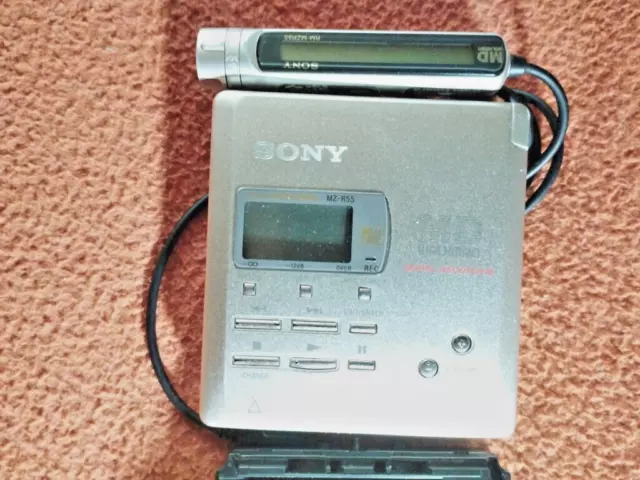 Walkman MD Sony MZ-R55 + BLOC 2 batteries 1.5 volts( bloc EBP-MZR55 pièces RARE)