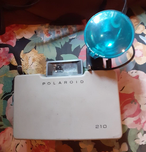 Polaroid 210  appareil photo instantané vintage avec flash et accessoires