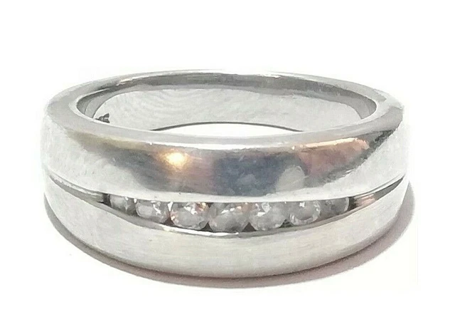 Bellissimo Anello Realizzato In Argento 925 Con Pietre Genuine Dimensione....