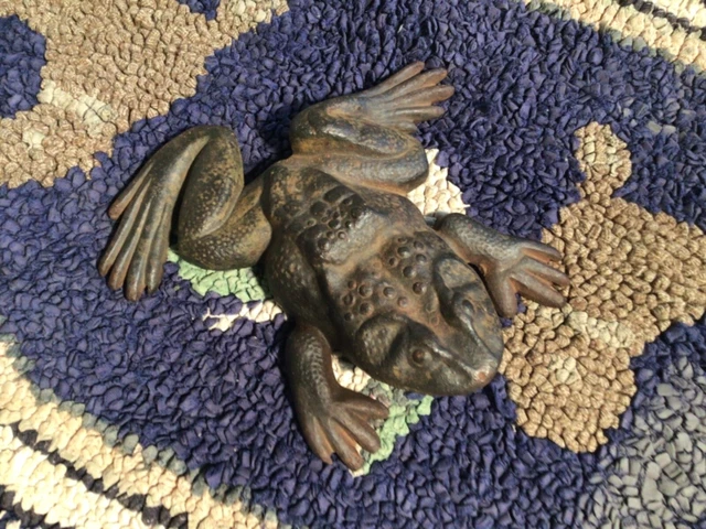 Vintage Cast Iron "Leaping Frog" Doorstop Garden Decor Virginia Metalcrafters