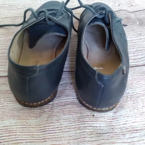 Venettini Maciel blue lace-up dress shoes 2.5 3