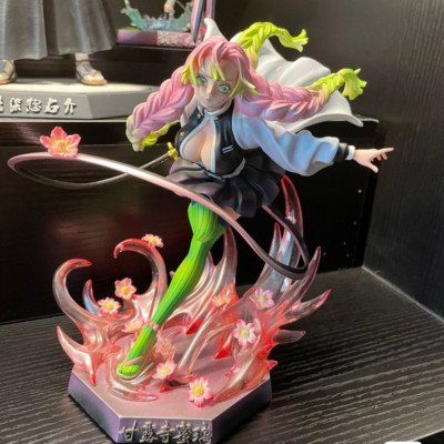 mitsuri statue