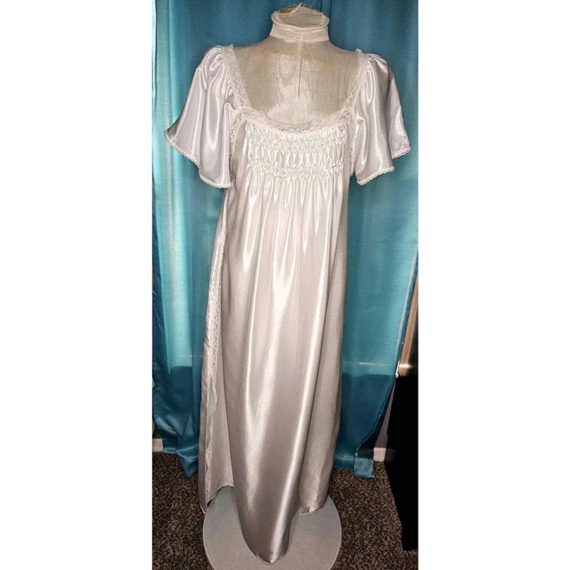 Vintage bouquet de fleurs by barbizon night gown medium