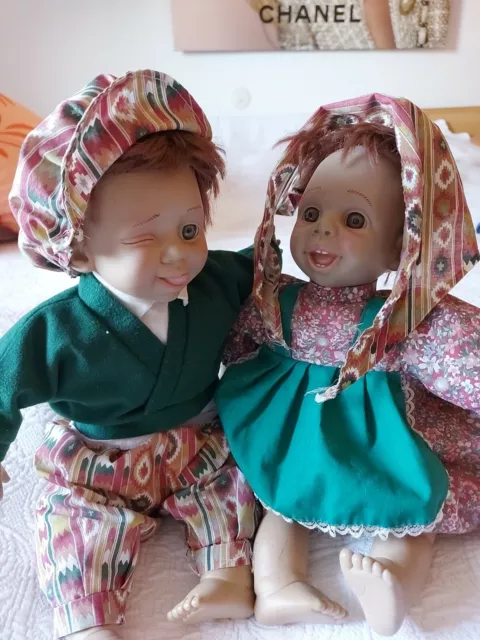 2 schöne Charakter Puppen mit Anziehsachen Vintage Sammlerpuppe Konvolut Pärchen