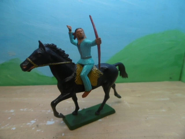 Figurine Starlux Vintage - Sioux Série Ordinaire 65 - Cavalier Flambeau (jaune) Et Cheval Blanc Au Trot