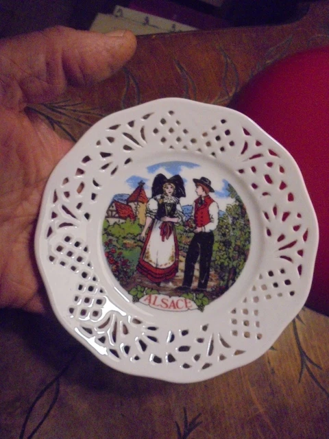 Assiette Ancienne En Porcelaine - Aile Ajourée - Portrait Femme Maghreb/Orientaliste - 1900