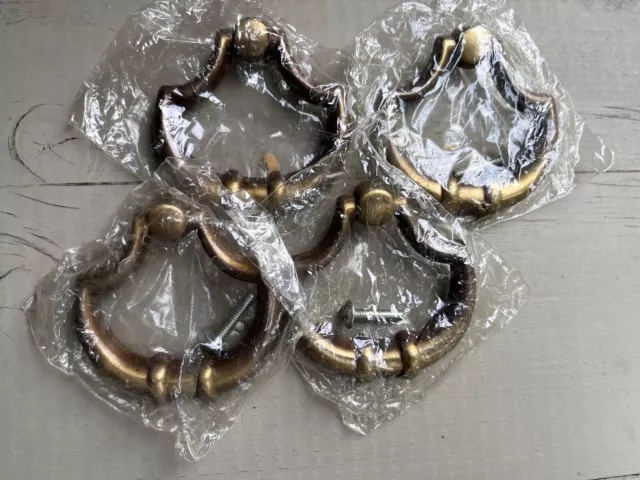 4 Lot VTG NOS Colonial Style Drawer Door Pulls Antique/Aged Brass Finish 2