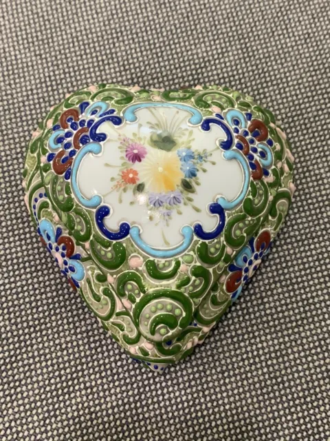 Vtg Possiblement Antique Japonais Moriage Porcelaine Forme Coeur Commode Fleurs