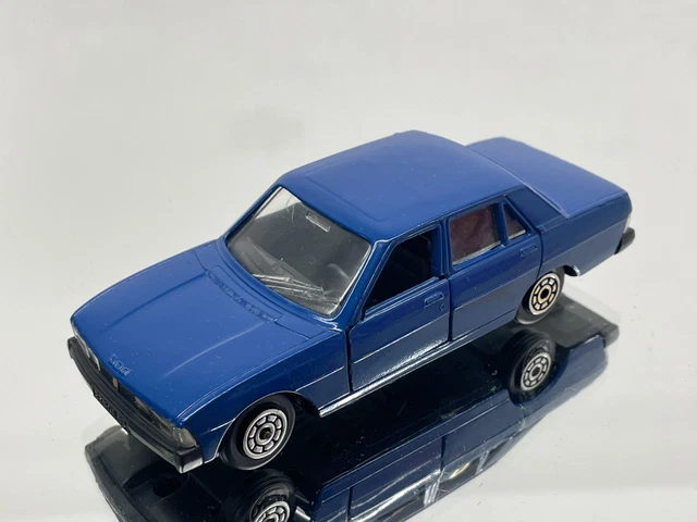 Norev Plastigam réf 221 : Peugeot 604 transformée Week-end