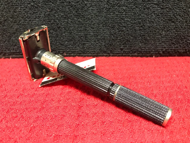 1978 Gillette Black Beauty - Super 109 Adjustable Safety Razor - SWEET & CLEAN!