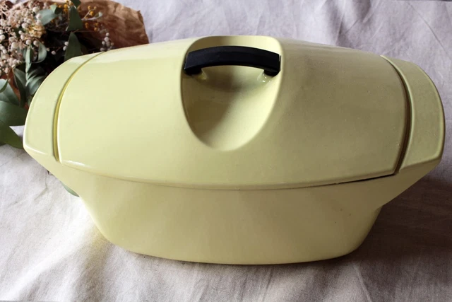 Le Creuset Coquelle 50S Vintage Reprint Yellow Raymond Loewy Le Creuset Coquelle 50S Vintage Reprint Yellow Raymond Loewy