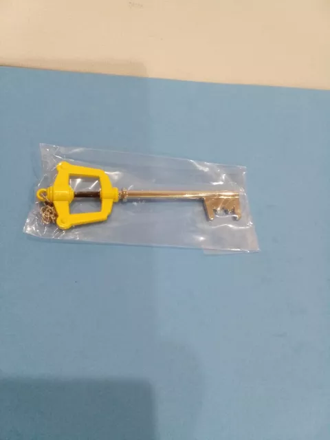 BAM! Bam Box Gamer Box Kingdom Hearts Kingdom Metal Key Keyblade Prop Replica