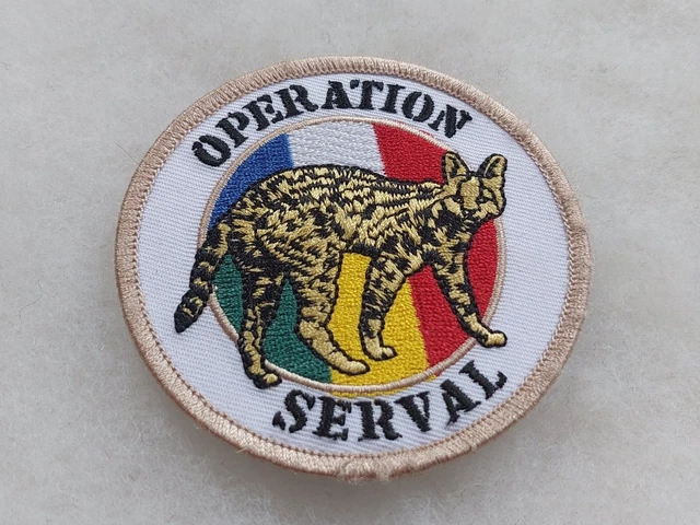 UN INSIGNE MILITAIRE  TRANSMISSIONS OPEX SARAJEVO 6° MANDAT . EUR 10,00 - FR