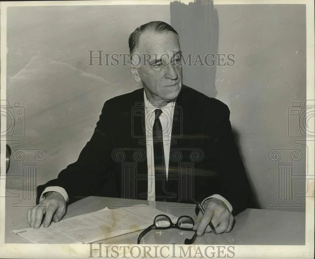 1964 Press Photo William Kane, Hearing Examiner- Louisville and Nashville Trains