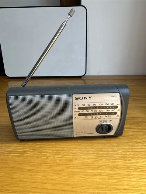 RADIO SONY FM/SW/MW/LW Model : ICF-903L EUR 24,50 - FR