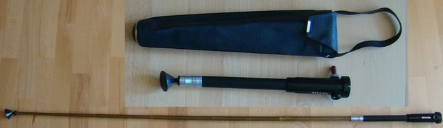 altes Einbein-Fotostativ von Revue mit Hülle