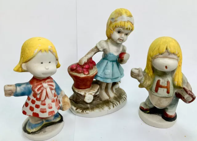 Lot De 3  Personnages  En Biscuit - Porcelaine
