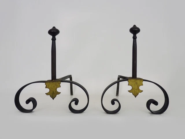 Grande paire de chenets de cheminée en fonte et métal doré. France 19eme siècle