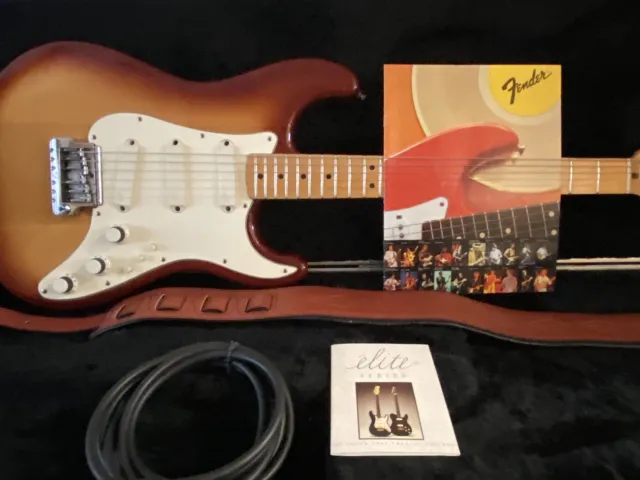 Fender Stratocaster Élite 1983.                         100% Originale  USA  CBS