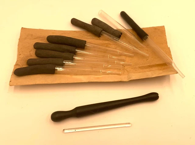 Antikes medizinisches Zubehör Apotheke Labor Biologie Pipetten Reagenzgläser 