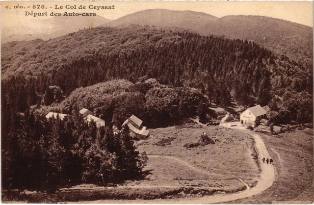 CPA Le Col de Ceyssat Depart des Autocars FRANCE (1288334)