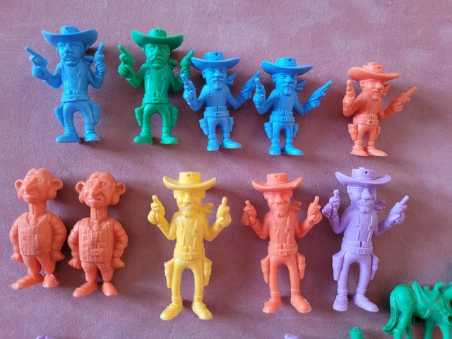 Lot De 138 Mini Figurines Astérix - Monochromes Années 70 - DARGAUD - Collection