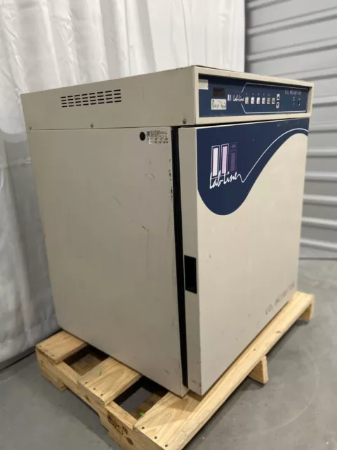 Lab-Line CO2 Incubator, Model 460 3