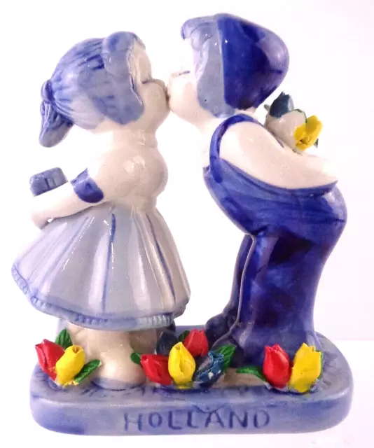 Vintage Delft Holland 019046 Kissing Boy & Girl with Tulips Handpainted 13cm