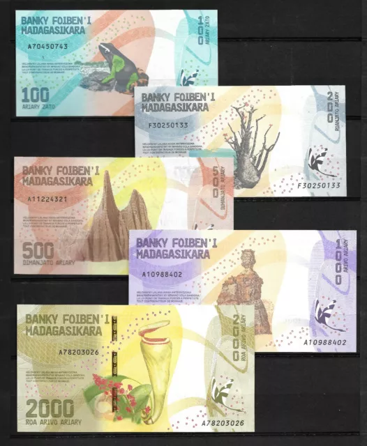 SERIE 5 BILLETS MADAGASCAR ARIARY 100/ 200/ 500 /1000 /2000  News  NEUF UNC 2017