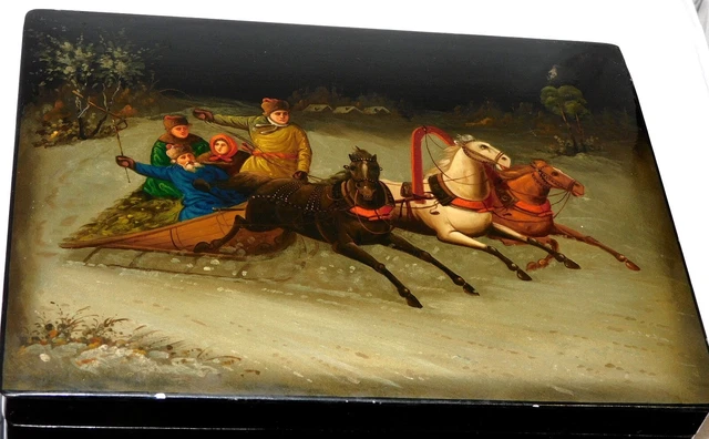 ANCIENNE PETITE BOÎTE en Laque Russe Peinte à la Main. EUR 34,00