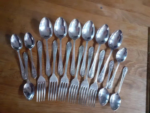 18 piece Sheffield silver-plated cutlery set REG804329