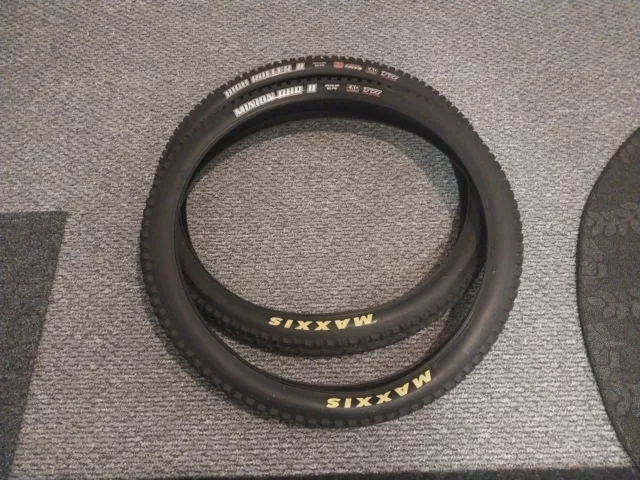 Maxxis High Roller 2 TR  26"x2.3" Downhill Mountain Bike Tyres VGC Pair...