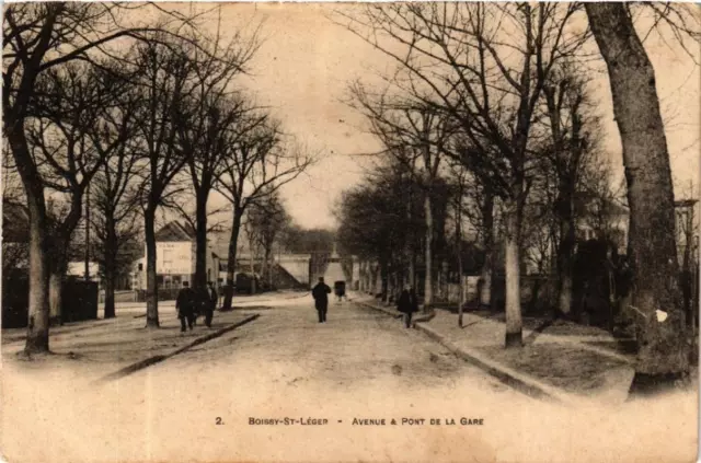 CPA AK BOISSY-SAINT-LEGER Avenue et Pont de la Gare (600149)