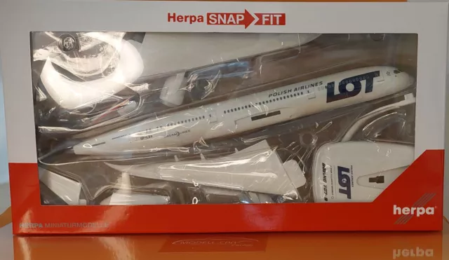 Herpa SnapFit 614108 LOT Polish Airlines Boeing 787-9 Dreamliner 1:200 NEU