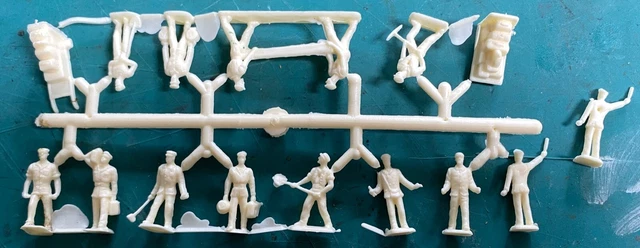 Figurines Assises Peintes échelle 1:100 – Parfaites Pour Maquettes, Dioramas Ou Jeux !