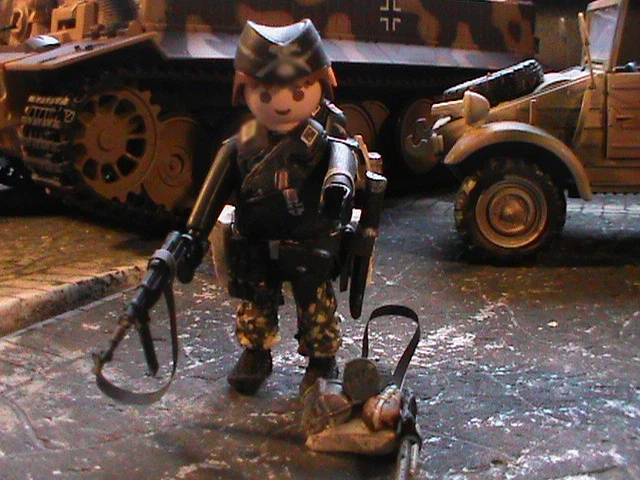 Figurine PLAYMOBIL Personnalisée - Panzer Grenadier Rég.21 (Lille 1944) - REF 0509 BIS