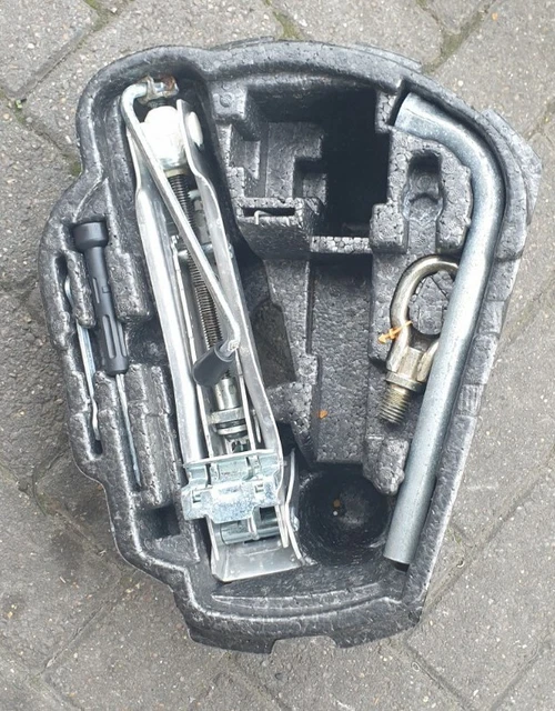 VW GOLF MK4 Bora SPARE WHEEL Jack Tool Kit £24.99 PicClick UK