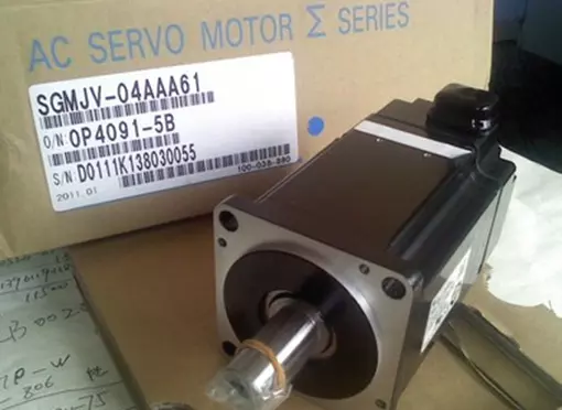 YASKAWA SGMJV-04AAA61 SERVO MOTOR SGMJV04AAA61 New In Box Expedited Shipping One