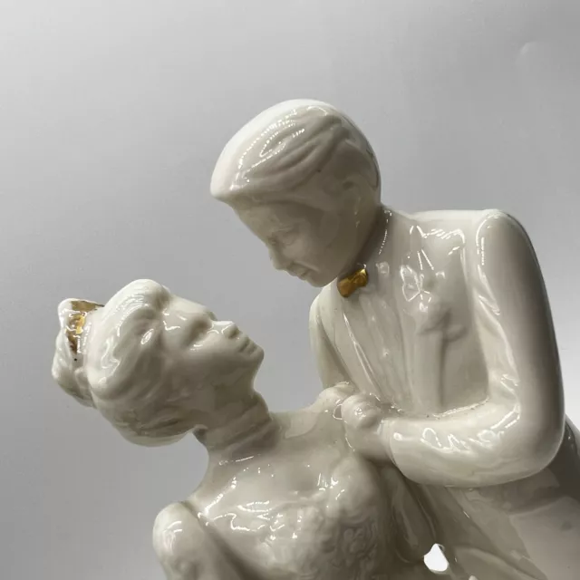 Lenox The Millenium Edition Wedding Promises Cake Topper Cream Color With Box