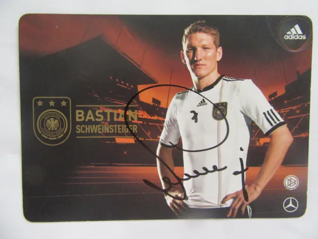 Schweinsteiger -- signiert -- Autogrammkarte DFB AK WM 2010 rund Deutschland