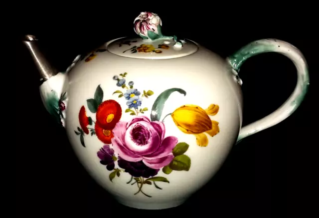 Meissen antike Teekanne 1740 - 1780 mit Blumen Malerei