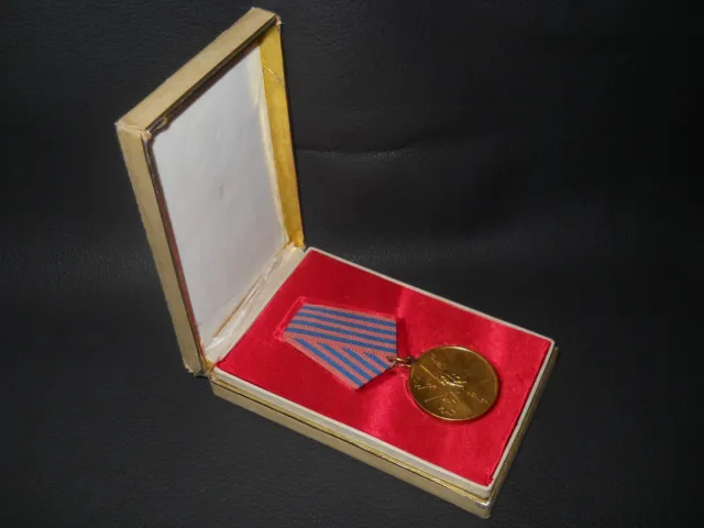 Verdienstmedaille für das Volk Yugoslavia Medal of Merit for the People