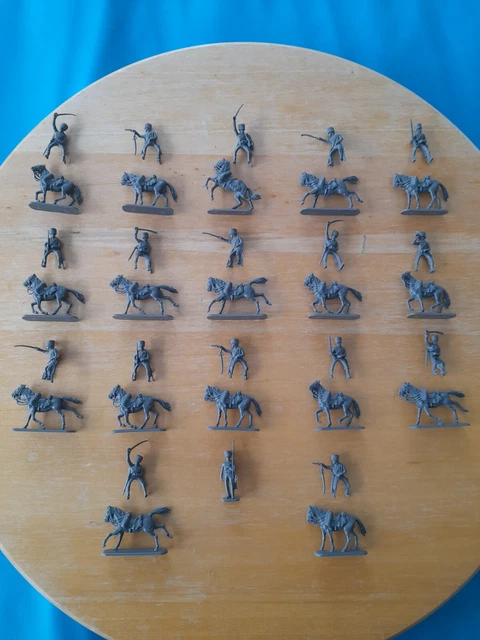 thumbnail image 2 of Alliance 72055 Black Riders – 1/72 Scale Model Kit, 10 Mounted + 2 Foot Figures, Unassembled, Ukraine 2 of 6