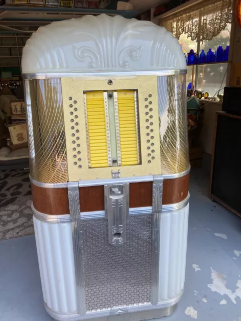 JUKE BOX AMI- B 1948 or 1949" Plays 78rpm