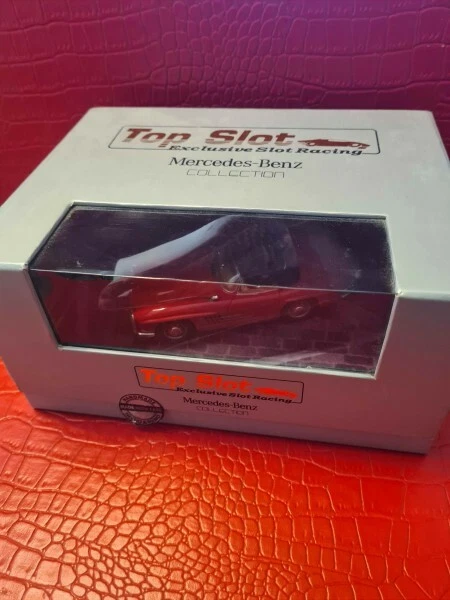 Merced-Benz Francia subasta dos 300 SL de su colección privada